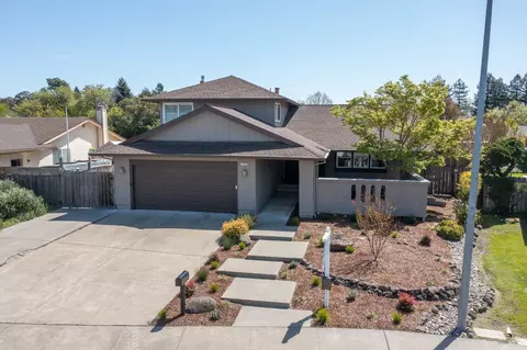 2020 Clydesdale Way, Petaluma, CA 94954