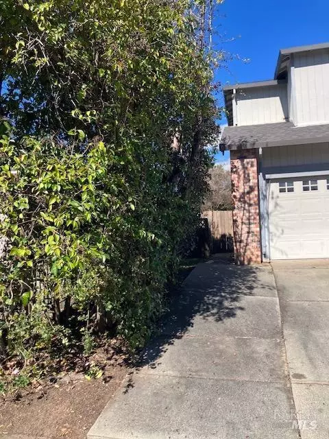 1014 Birch Ct, Fairfield, CA 94533 photo 2