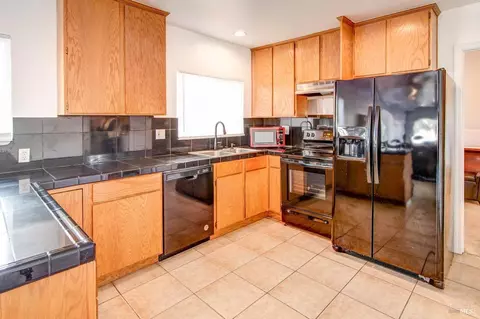 Kitchen - 152 12th St, Vallejo, CA 94590 photo 4 of 4