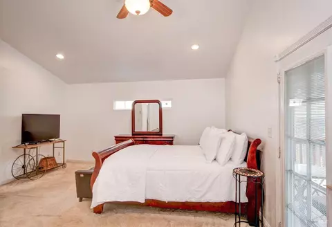 Bedroom - 152 12th St, Vallejo, CA 94590 photo 2 of 4