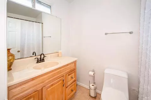 Bath - 152 12th St, Vallejo, CA 94590 photo 1 of 2