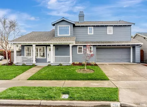 704 Weymouth St, Petaluma, CA 94954