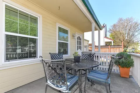 948 Dorothea Ct, Windsor, CA 95492 photo 4