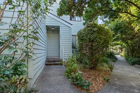 Exterior - 156 Courtyards E, Windsor, CA 95492 photo 3 of 4