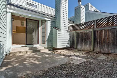Exterior - 156 Courtyards E, Windsor, CA 95492 photo 2 of 4
