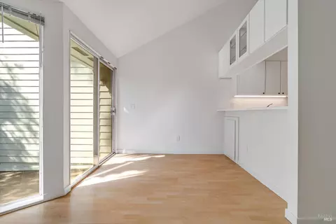 Living - 156 Courtyards E, Windsor, CA 95492 photo 5 of 6