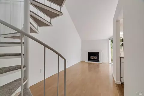 Living - 156 Courtyards E, Windsor, CA 95492 photo 3 of 6