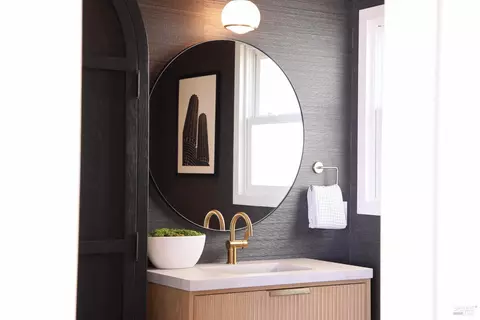 Bath - 311 2nd St, Sausalito, CA 94965 photo 3 of 8