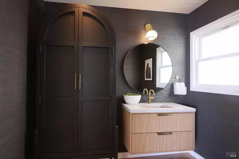 Bath - 311 2nd St, Sausalito, CA 94965 photo 1 of 8