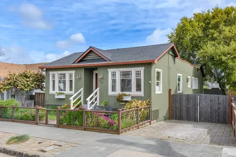 15 Harris St, Petaluma, CA 94952 photo 2