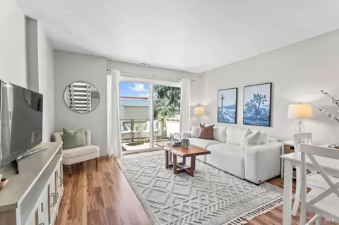 273 Via Casitas, Greenbrae, CA 94904