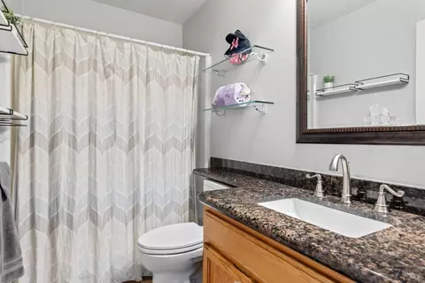 219 Persimmon Pl, Windsor, CA 95492 photo 16