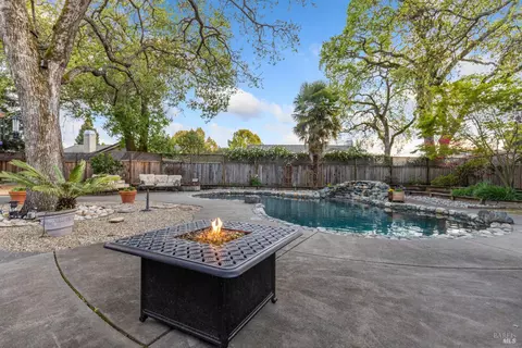 219 Persimmon Pl, Windsor, CA 95492 photo 27