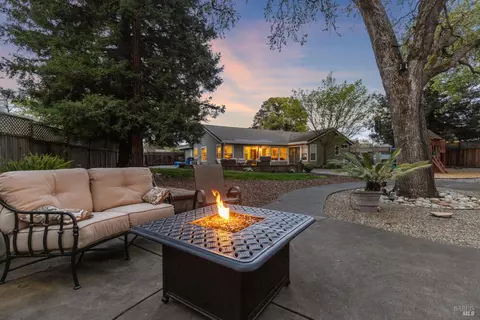 219 Persimmon Pl, Windsor, CA 95492 photo 28