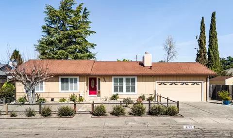 3735 Greencrest Dr, Santa Rosa, CA 95405
