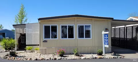 8167 Willow St, Windsor, CA 95492 photo 2