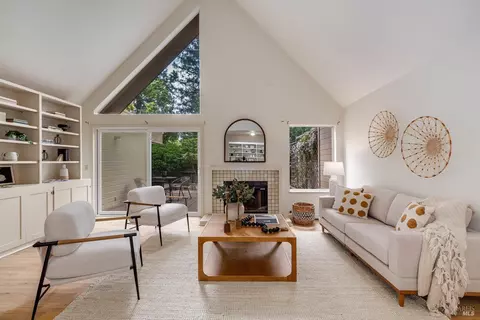 209 Avenida Barbera Dr, Sonoma, CA 95476