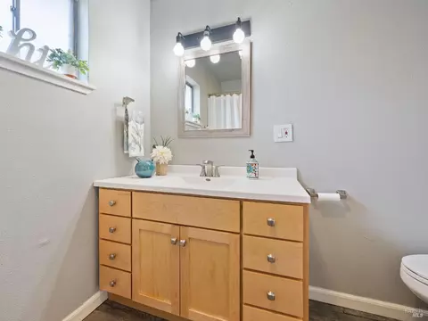 605 N Pine St, Ukiah, CA 95482 photo 24