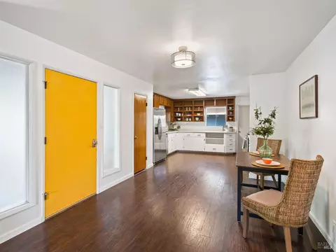 605 N Pine St, Ukiah, CA 95482 photo 4