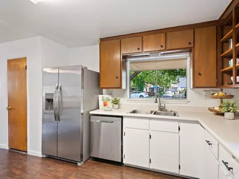 605 N Pine St, Ukiah, CA 95482 photo 8
