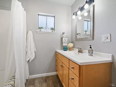 605 N Pine St, Ukiah, CA 95482 photo 23