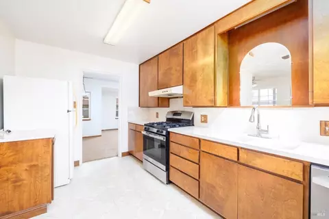 Kitchen - 13 Alter St, Cloverdale, CA 95425 photo 3 of 3