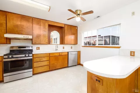 Kitchen - 13 Alter St, Cloverdale, CA 95425 photo 2 of 3