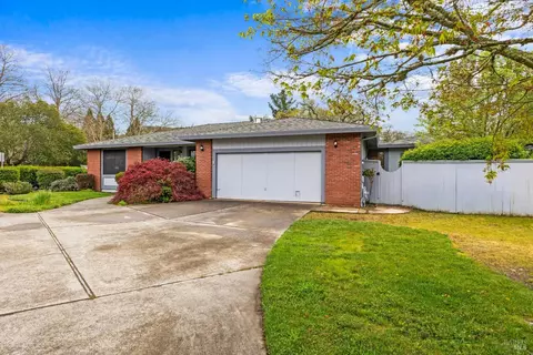 2965 Jason Dr, Santa Rosa, CA 95405