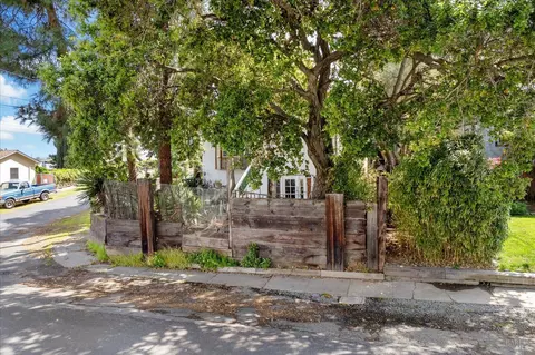 1180 Shell Ave, Martinez, CA 94553 photo 2
