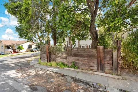 1180 Shell Ave, Martinez, CA 94553 photo 4