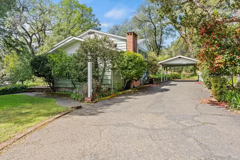 711 Willow Ave, Ukiah, CA 95482 photo 2