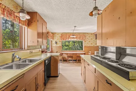 711 Willow Ave, Ukiah, CA 95482 photo 6