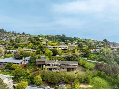 650 Hilary Dr, Tiburon, CA 94920