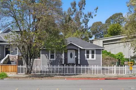 113 Sebastopol Ave, Santa Rosa, CA 95407