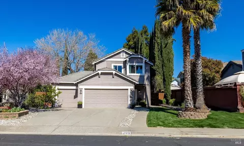 206 Oak Valley Ct, Vacaville, CA 95687