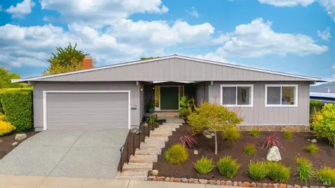 174 Ridgewood Dr, San Rafael, CA 94901