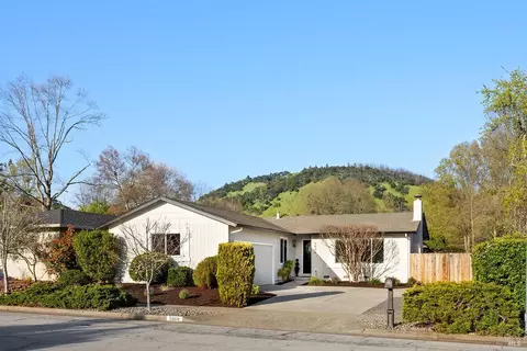 5068 Rick Dr, Santa Rosa, CA 95409