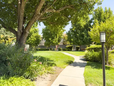 Exterior - 577 6th St W, Sonoma, CA 95476 photo 6 of 9
