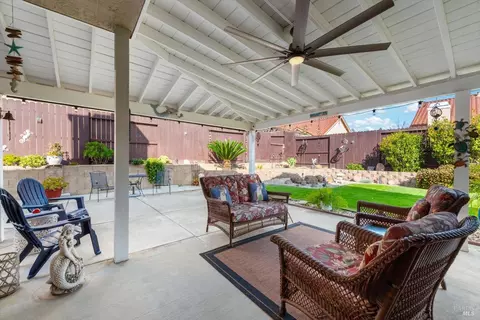 Exterior - 812 Wethersfield Dr, Vacaville, CA 95688 photo 12 of 22
