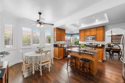 Kitchen - 812 Wethersfield Dr, Vacaville, CA 95688 photo 1 of 10