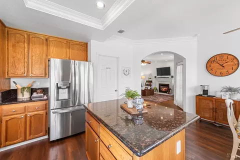 Kitchen - 812 Wethersfield Dr, Vacaville, CA 95688 photo 9 of 10