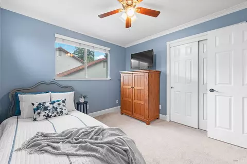 Bedroom - 812 Wethersfield Dr, Vacaville, CA 95688 photo 10 of 10