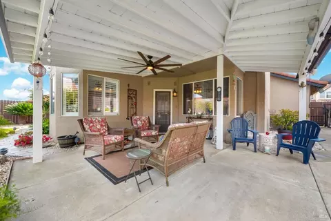 Exterior - 812 Wethersfield Dr, Vacaville, CA 95688 photo 11 of 22