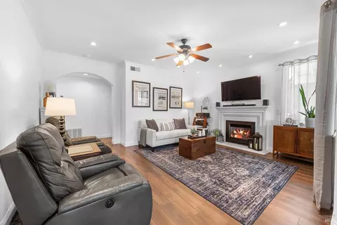 Living - 812 Wethersfield Dr, Vacaville, CA 95688 photo 1 of 5