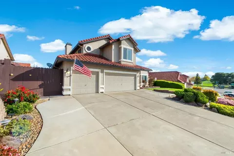 Exterior - 812 Wethersfield Dr, Vacaville, CA 95688 photo 2 of 22