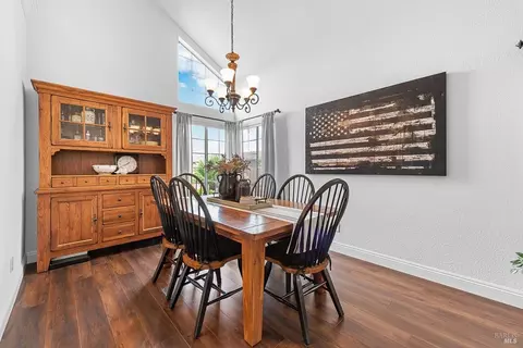 Dining - 812 Wethersfield Dr, Vacaville, CA 95688 photo 3 of 6