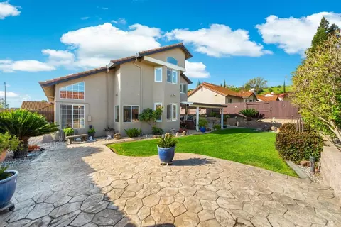 Exterior - 812 Wethersfield Dr, Vacaville, CA 95688 photo 18 of 22
