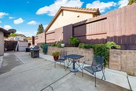 Exterior - 812 Wethersfield Dr, Vacaville, CA 95688 photo 20 of 22