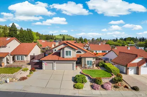 View/Area - 812 Wethersfield Dr, Vacaville, CA 95688 photo 2 of 5