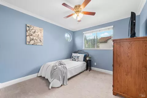 Bedroom - 812 Wethersfield Dr, Vacaville, CA 95688 photo 9 of 10